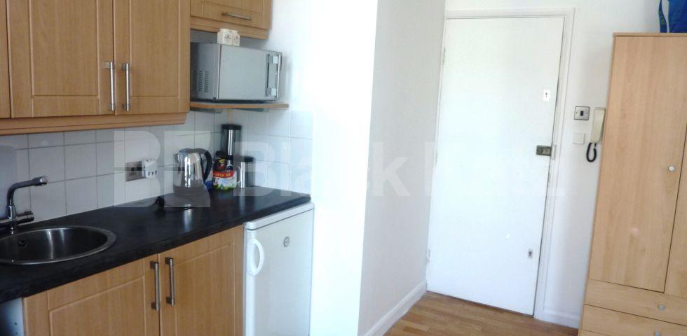 			RENT INCLUSIVE OF GAS, ELECTRIC AND WATER, Studio Apartment, 1 bath, 1 reception Studio			 Brecknock Road, Tufnell Park-Kentish Town